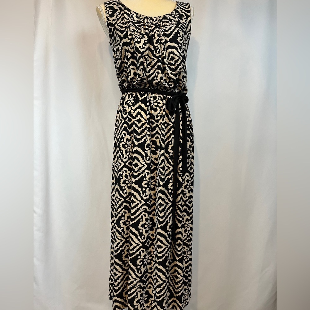 Black and Beige Long Sleeveless Dress with Belt Size 8